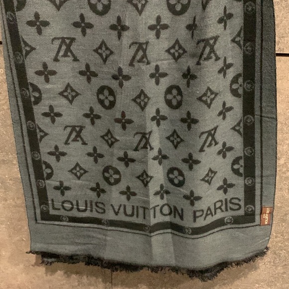 LV Double-sided stole - Picture 4 of 5